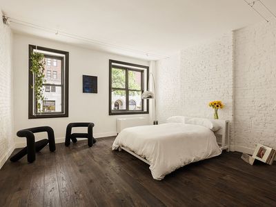 410 W 23rd St APT 1D