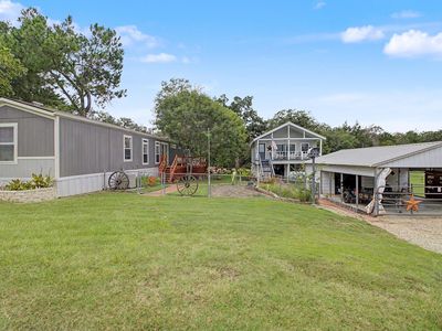 637 Lakeview Dr
