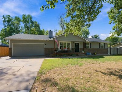221 E Bradbury St