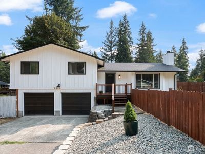 8407 Lake Forest Drive SE