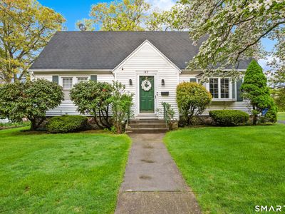 27 Theroux Avenue