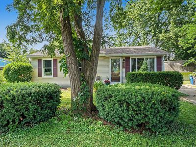 2136 Champagne Dr