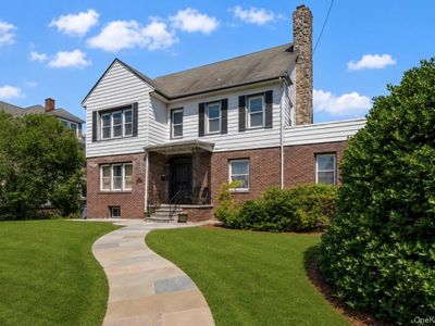 11 Winfield Avenue