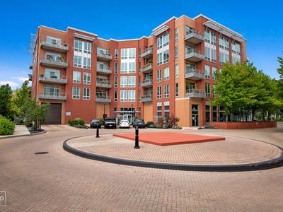 4846 N Clark St APT 209