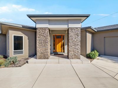 3303 Sky Way