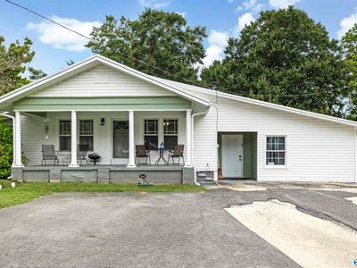 106 N McCleskey St