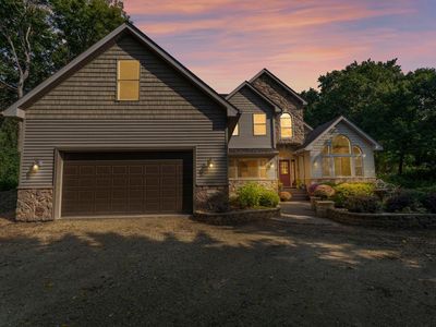 2317 Arlington Ave E