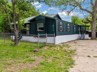 211 Kickapoo Trl