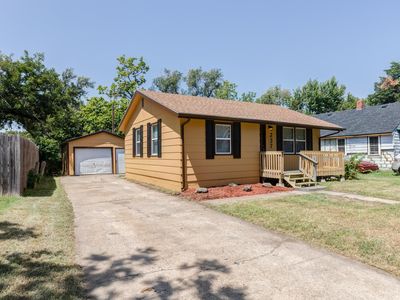 237 N Kansas Ave