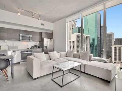 151 SE 1st St APT 2511