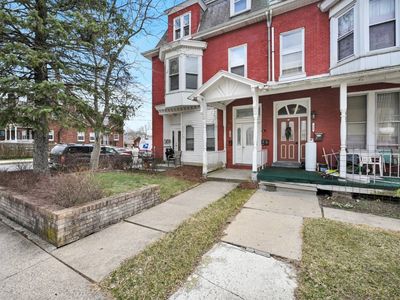 360 E Lehman St
