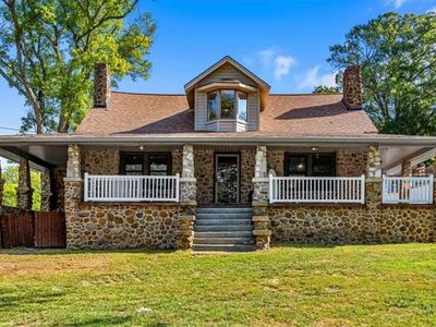 907 Irvin Farm Rd