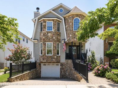 214 Vineland Ave