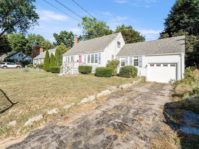 16 Douglass Way