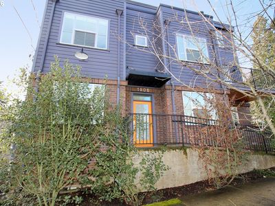 1904 SE Tacoma St