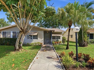 6069 LA PALMA Lane