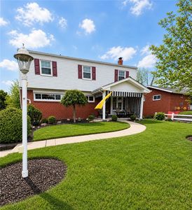 216 Woodridge Dr