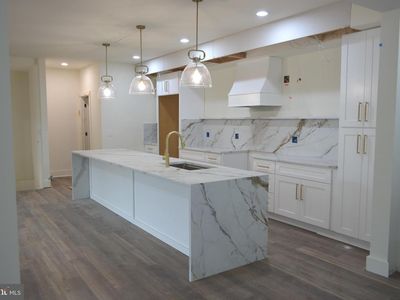185 Laura Ct
