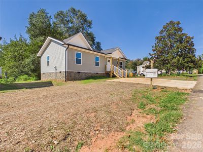 210 22nd Avenue Pl NE