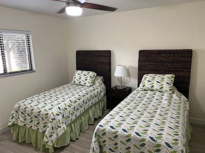 910 Vanderbilt Beach Rd APT 115