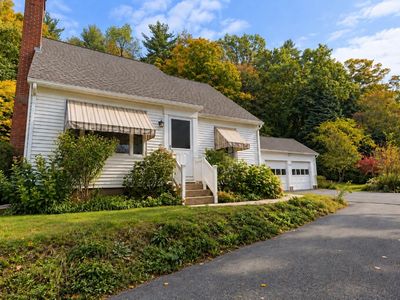 390 Leyden Rd
