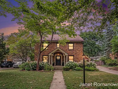 1055 San Lucia Dr SE