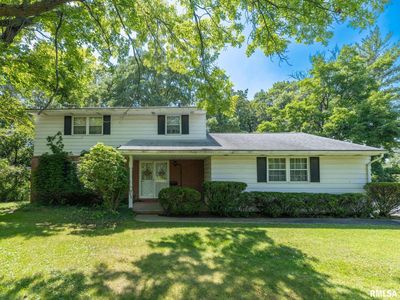 3026 W Greenbrier Ln