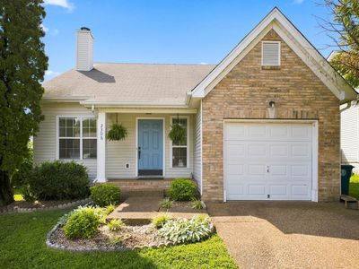 2306 Surrey Ln