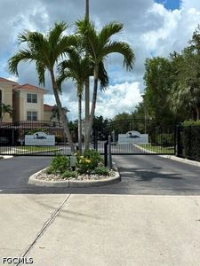 1109 Van Loon Commons Cir APT 204