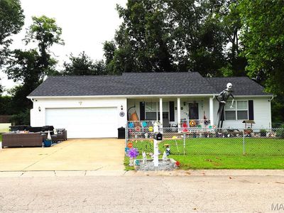 560 Huntleigh Ct