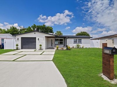 2229 ROSELAWN DRIVE