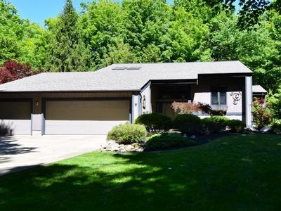 Property at 15874 Arbor Trl, Newbury, OH