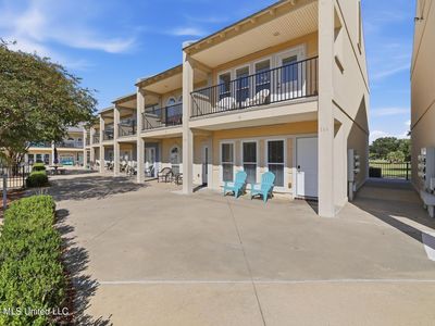 548 W Beach Blvd APT 114