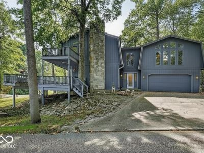 8002 N Lakeview Dr