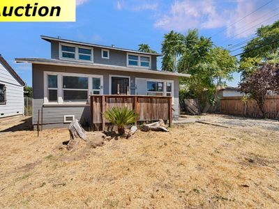 2504 Hawthorne Street