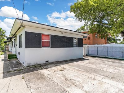 2180 NW 30th St