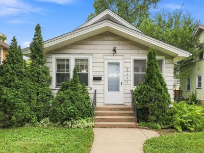 3344 Snelling Ave