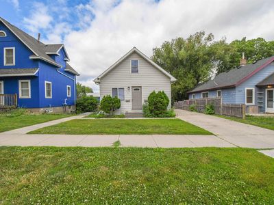 1115 N Duluth Ave