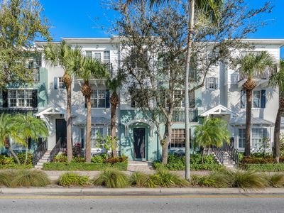 332 W Mallory Circle