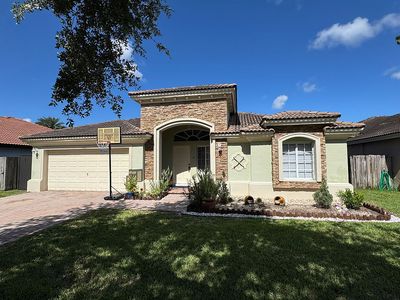 937 NE 35th Ave