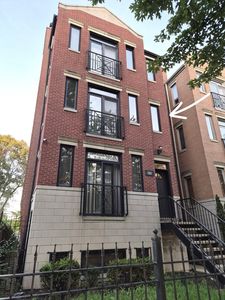 3745 S Michigan Ave #2