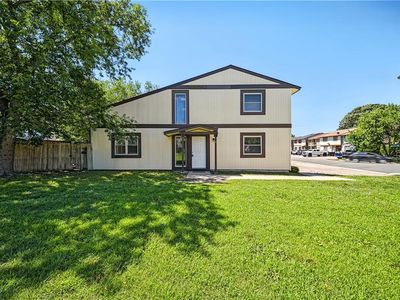 900 Maplehurst Ct