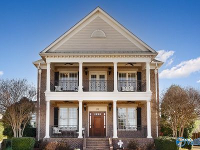 76 Lake Forest Blvd SW