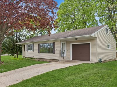 Property at 821 Diane Ct, Marengo, IL