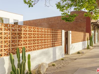 2218 Pico Blvd