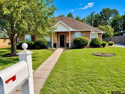3910 Castlegate Dr