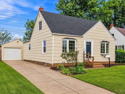 67 Elaine Ct