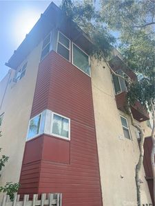 302 E 19th St APT 3