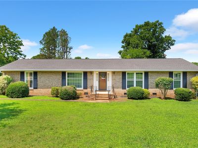 102 Sheffield Dr