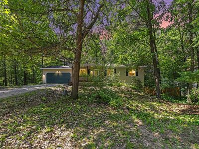 2940 Artist Ave